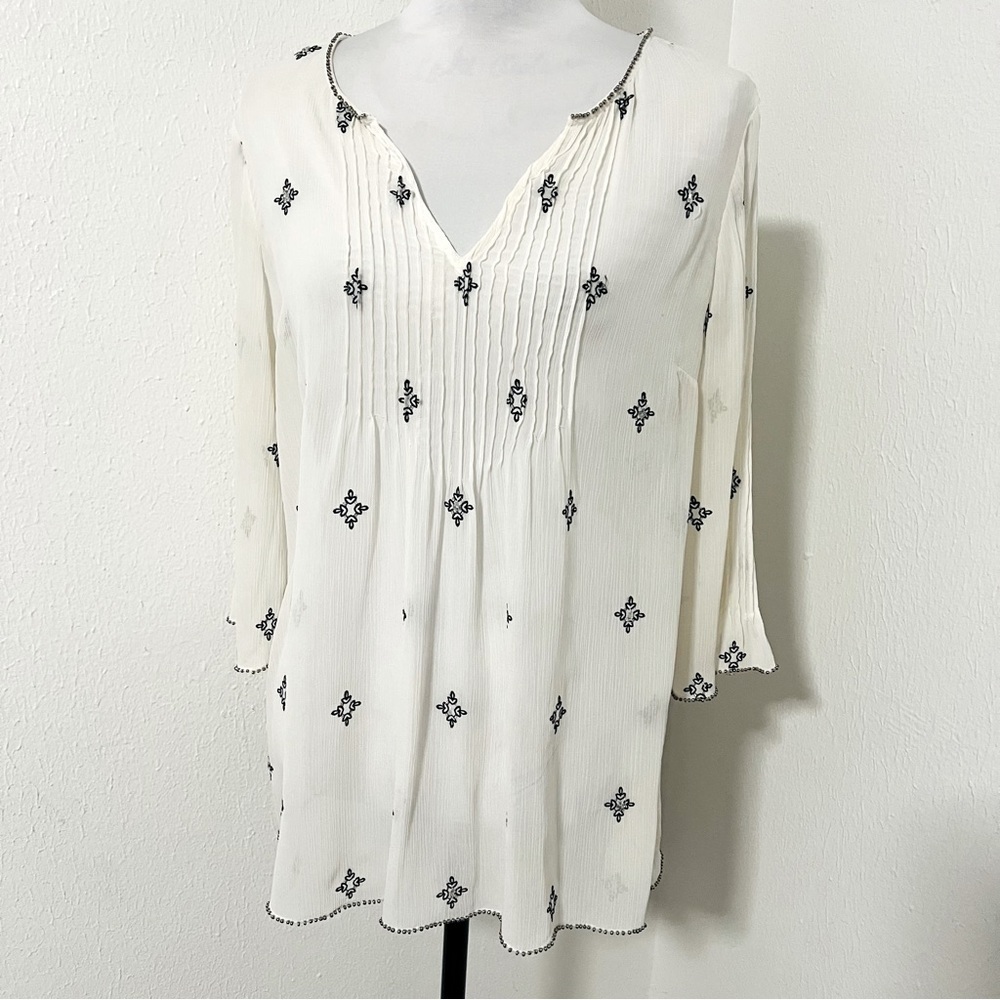 White House Black Market Sz12 Sheer Ivory Blouse with Embroidered Outline Beads